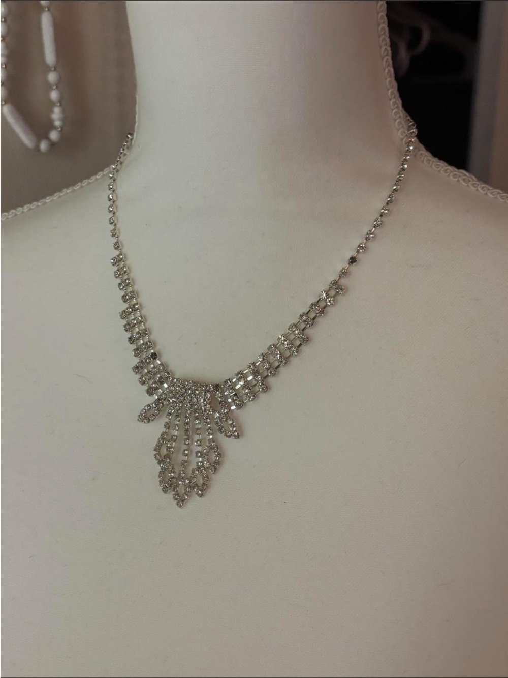 Costume jewelry necklace
